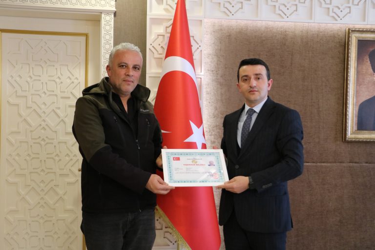 Ilgaz’da Örnek Davranış: Kaymakam Yılmaz’dan Ziynet Eşyası Teslim Eden Aileye Teşekkür